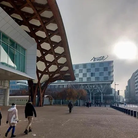 아파트 First Modern Studio/ Balcony/ Free Car Park/ 2p *