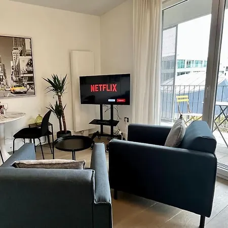 First Modern Studio/ Balcony/ Free Car Park/ 2p Apartment Metz