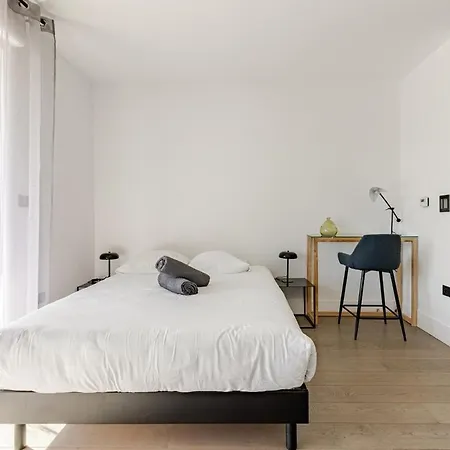 First Modern Studio/ Balcony/ Free Car Park/ 2p Apartment Metz