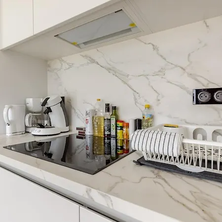 First Modern Studio/ Balcony/ Free Car Park/ 2p Metz