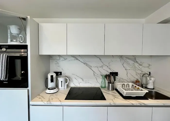 First Modern Studio/ Balcony/ Free Car Park/ 2p * Metz