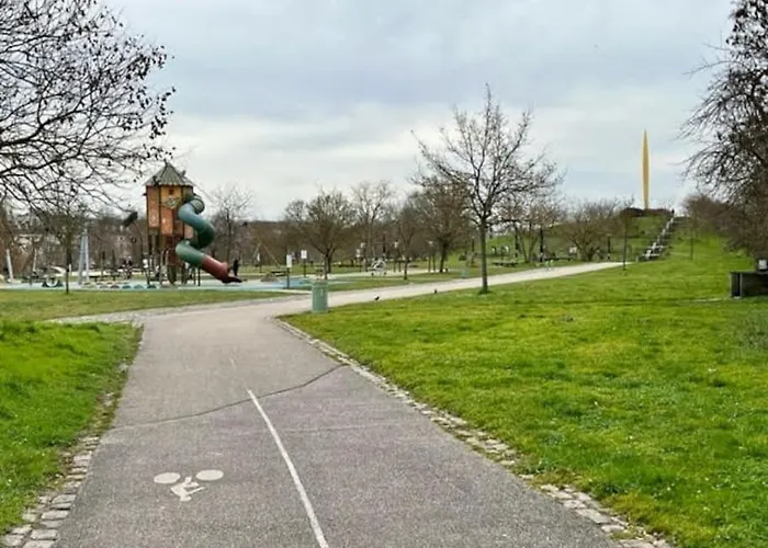 Apartment First Modern Studio/ Balcony/ Free Car Park/ 2p *