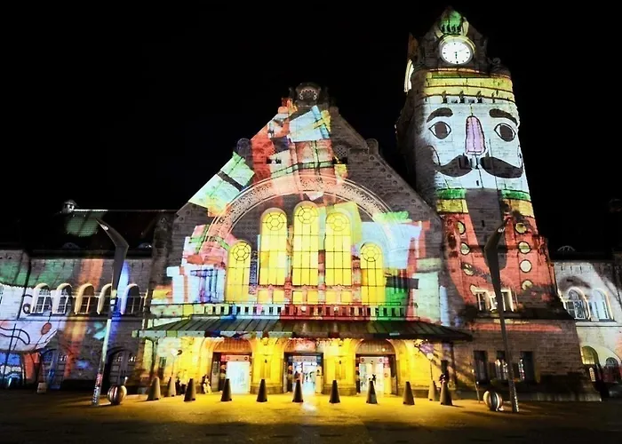 First Modern Studio/ Balcony/ Free Car Park/ 2p Apartment *