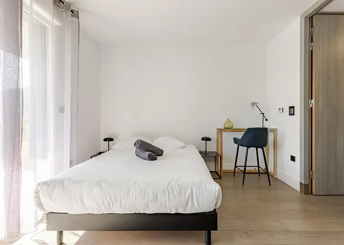 First Modern Studio/ Balcony/ Free Car Park/ 2p Apartment Metz