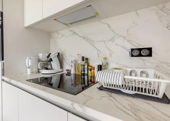 First Modern Studio/ Balcony/ Free Car Park/ 2p Metz